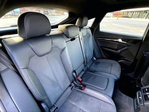 Used 2022 Audi SQ5 Premium image 19