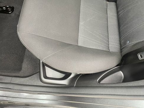 Used 2015 Ford Focus SE w/ Reverse Sensing Package image 9