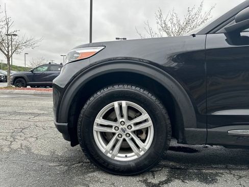 Used 2022 Ford Explorer XLT w/ Equipment Group 202A AWD/4WD image 26