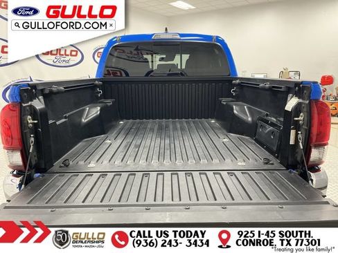 Used 2020 Toyota Tacoma SR5 RWD image 11