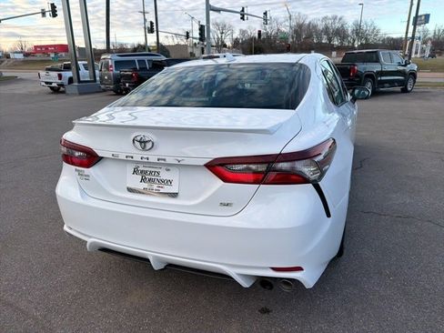 Used 2024 Toyota Camry SE image 20
