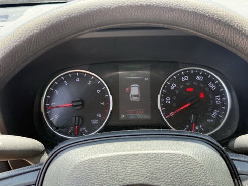Used 2022 Toyota RAV4 LE FWD image 18