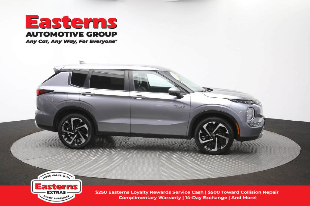 Used 2023 Mitsubishi Outlander SE AWD/4WD image 47