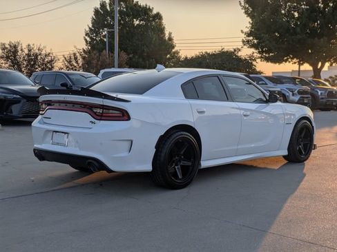 Used 2022 Dodge Charger R/T w/ Blacktop Package RWD image 6