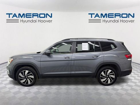 Used 2024 Volkswagen Atlas SE image 2