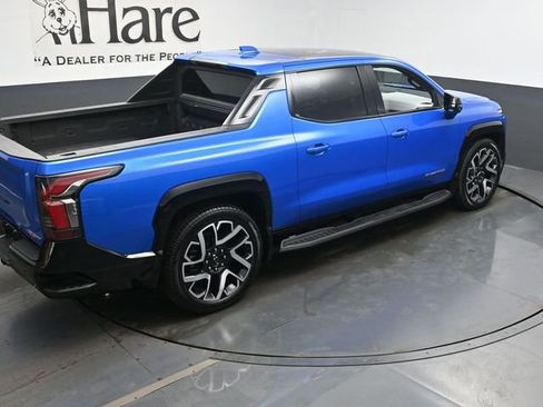 Used 2025 Chevrolet Silverado EV RST image 39