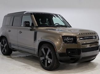 Used 2025 Land Rover Defender 110 X-Dynamic SE AWD/4WD video 1