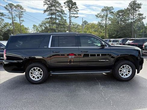 Used 2019 GMC Yukon XL SLT AWD/4WD image 6