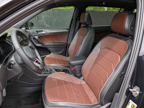 Certified 2024 Volkswagen Tiguan SEL R-Line w/ MDO Package, Two-Row AWD/4WD image 27