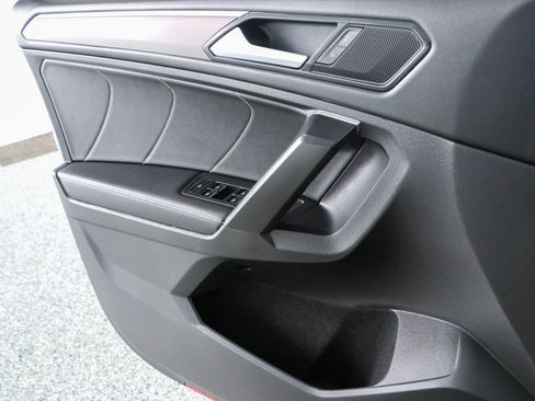 Used 2023 Volkswagen Tiguan SE R-Line AWD/4WD image 22