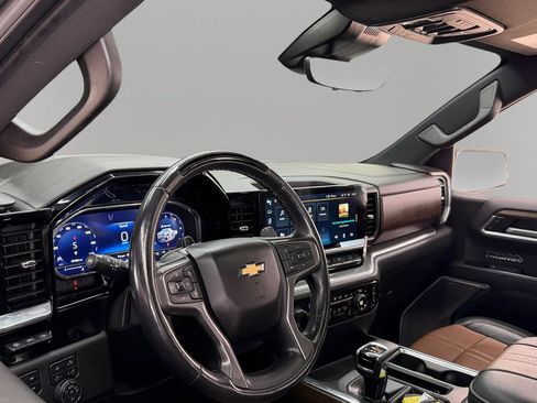 Used 2024 Chevrolet Silverado 1500 High Country AWD/4WD image 16