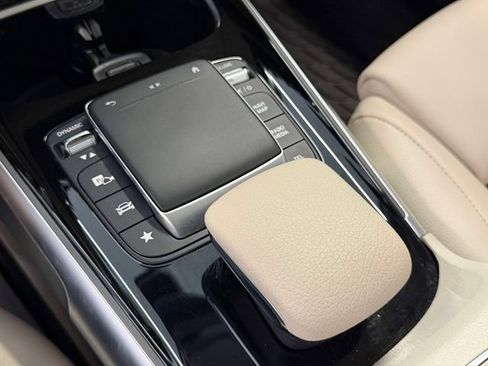 Certified 2023 Mercedes-Benz GLB 250 4MATIC image 31