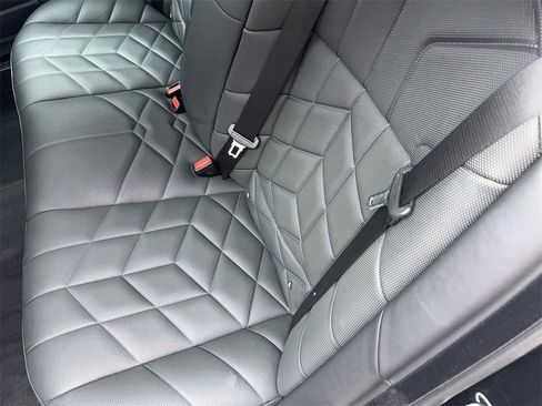 Used 2025 BMW 740i image 43