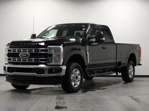 Used 2025 Ford F250 XLT image 8