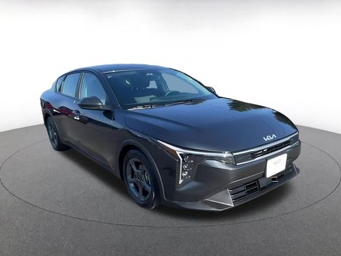 Used 2025 Kia K4 LXS image 3