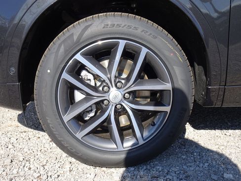 New 2025 Land Rover Discovery Sport S image 3