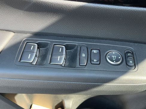 Used 2025 Honda CR-V EX-L image 6