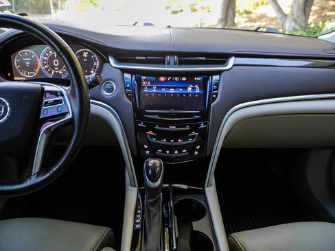 Used 2015 Cadillac XTS Premium image 27