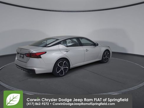 Used 2024 Nissan Altima 2.5 SR image 15