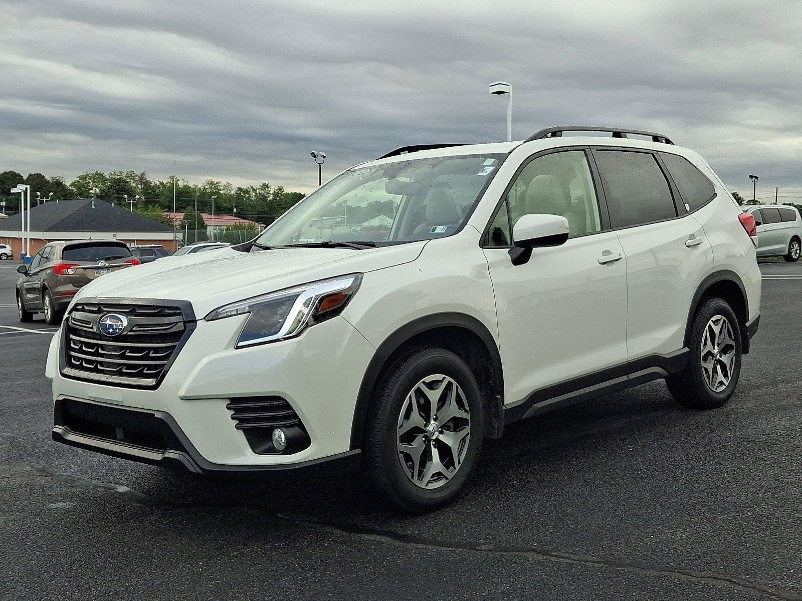 Used 2023 Subaru Forester Premium AWD/4WD image 3