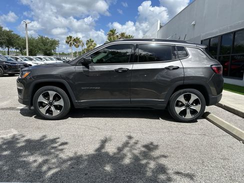 Used 2020 Jeep Compass Latitude FWD image 5