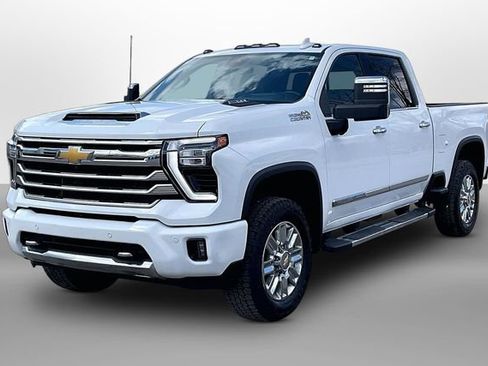 Certified 2024 Chevrolet Silverado 2500 High Country w/ High Country Premium Package AWD/4WD image 3