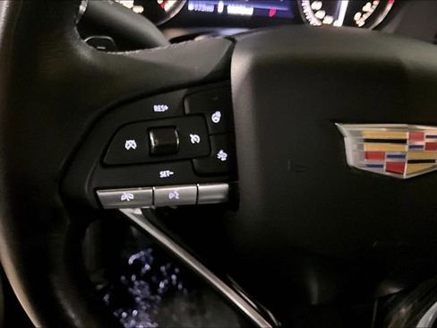 Used 2023 Cadillac XT6 Premium Luxury image 21