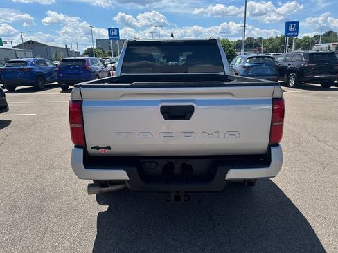 Used 2025 Toyota Tacoma SR5 AWD/4WD image 6