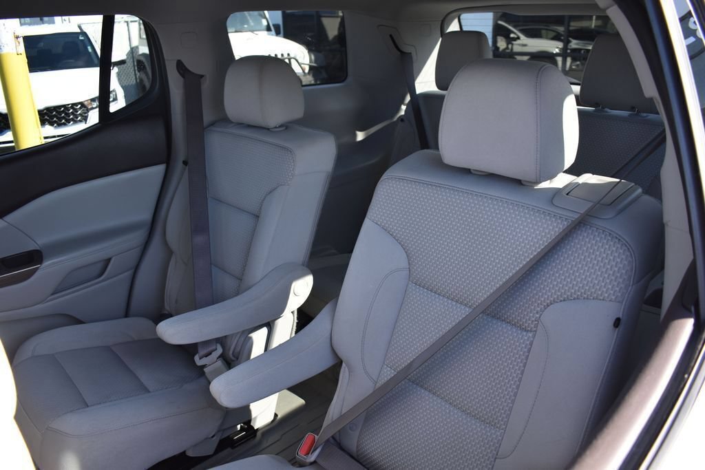 Used 2023 GMC Acadia SLE w/ Driver Convenience Package AWD/4WD image 29