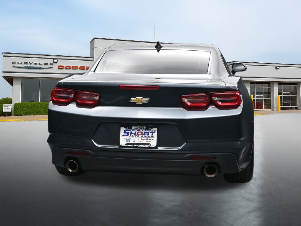 Used 2022 Chevrolet Camaro LT RWD image 4