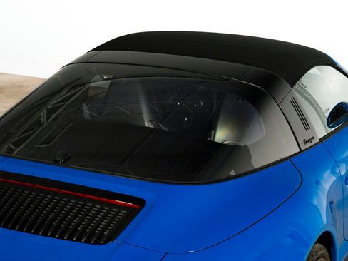 Used 2018 Porsche 911 Targa 4 GTS image 13