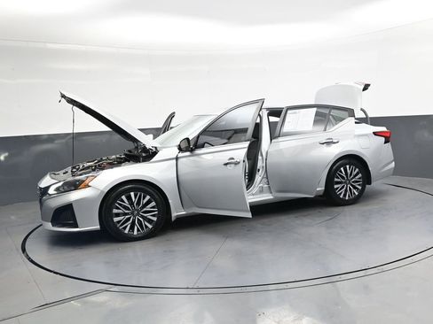 Used 2023 Nissan Altima 2.5 SV w/ SV Premium Package FWD image 53