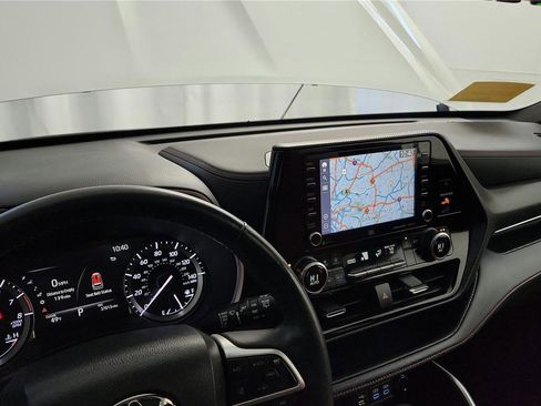 Used 2022 Toyota Highlander XSE image 23