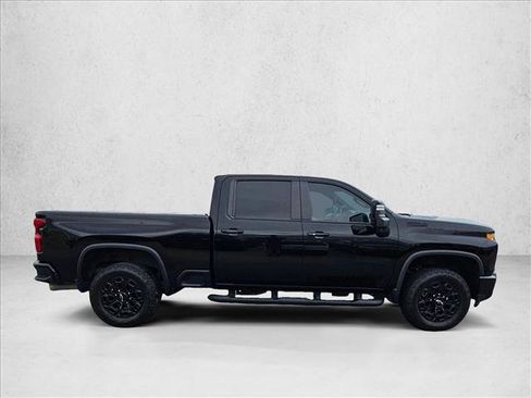 Used 2022 Chevrolet Silverado 2500 LT w/ Midnight Edition AWD/4WD image 4