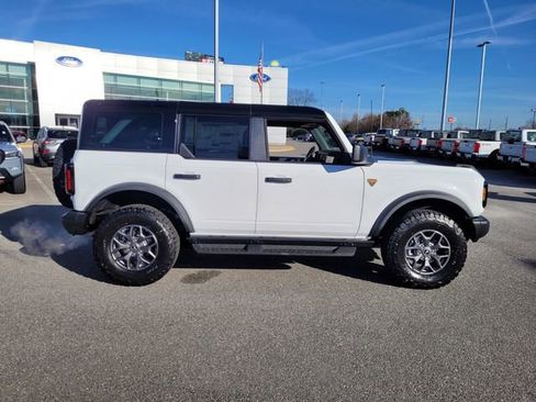 New 2025 Ford Bronco Badlands image 10