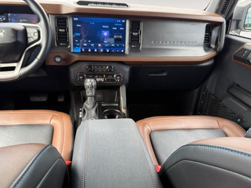 Used 2024 Ford Bronco Outer Banks AWD/4WD image 15