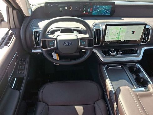 New 2026 Ford Expedition Max Platinum image 6