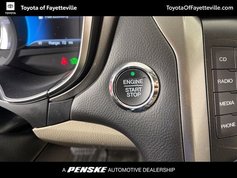 Used 2018 Ford Fusion SE image 33