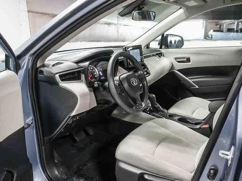Certified 2022 Toyota Corolla Cross L image 18