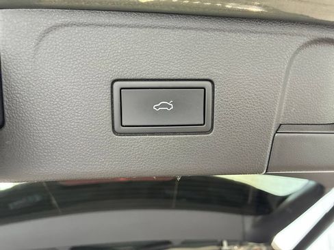 Used 2024 Volkswagen Atlas Peak Edition SE AWD/4WD image 50