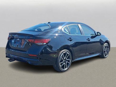 New 2025 Nissan Sentra SR image 3