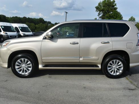 Used 2014 Lexus GX 460 w/ Premium Package AWD/4WD image 9