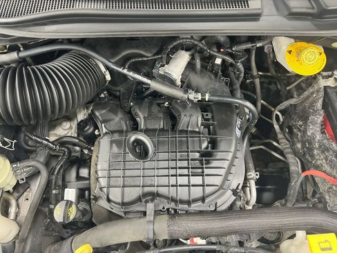 Used 2019 Dodge Grand Caravan SXT FWD image 25