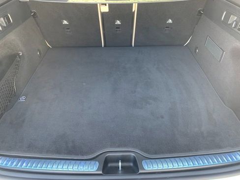 Used 2025 Mercedes-Benz GLC 300 4MATIC image 4