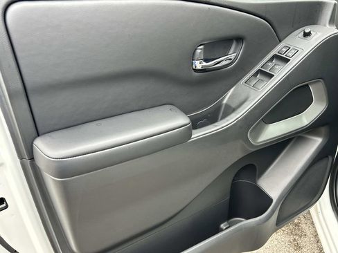 New 2026 Nissan Frontier SV w/ SV Convenience Package AWD/4WD image 17