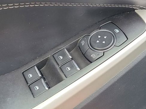 Used 2021 Ford Explorer XLT w/ Equipment Group 202A image 20