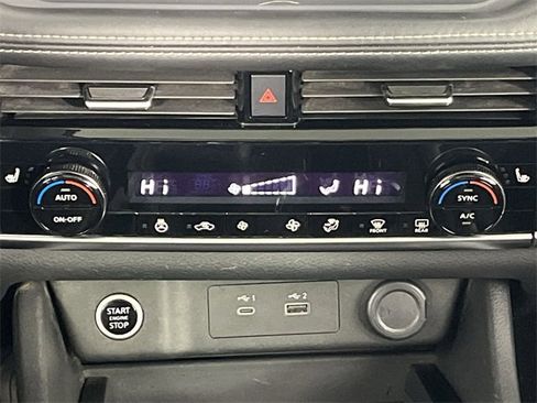 Used 2023 Nissan Rogue SV w/ SV Premium Package image 18