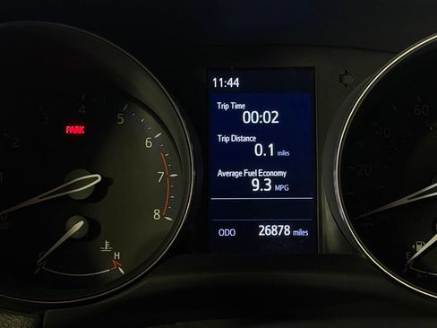 Used 2021 Toyota C-HR XLE FWD image 17