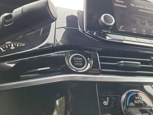 Used 2024 Nissan Pathfinder SV FWD image 26