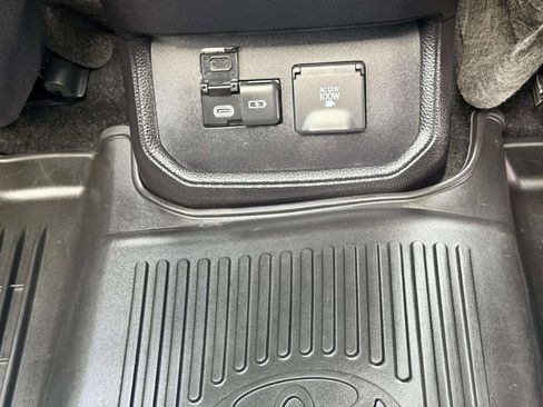 Used 2023 Toyota Highlander Platinum FWD image 37